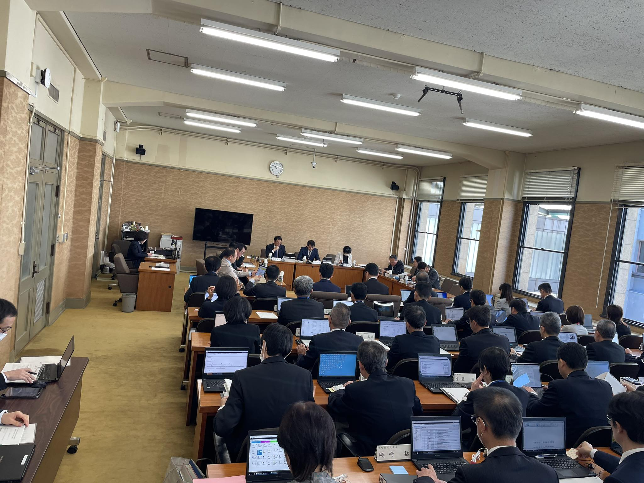 静岡県議会常任委員会